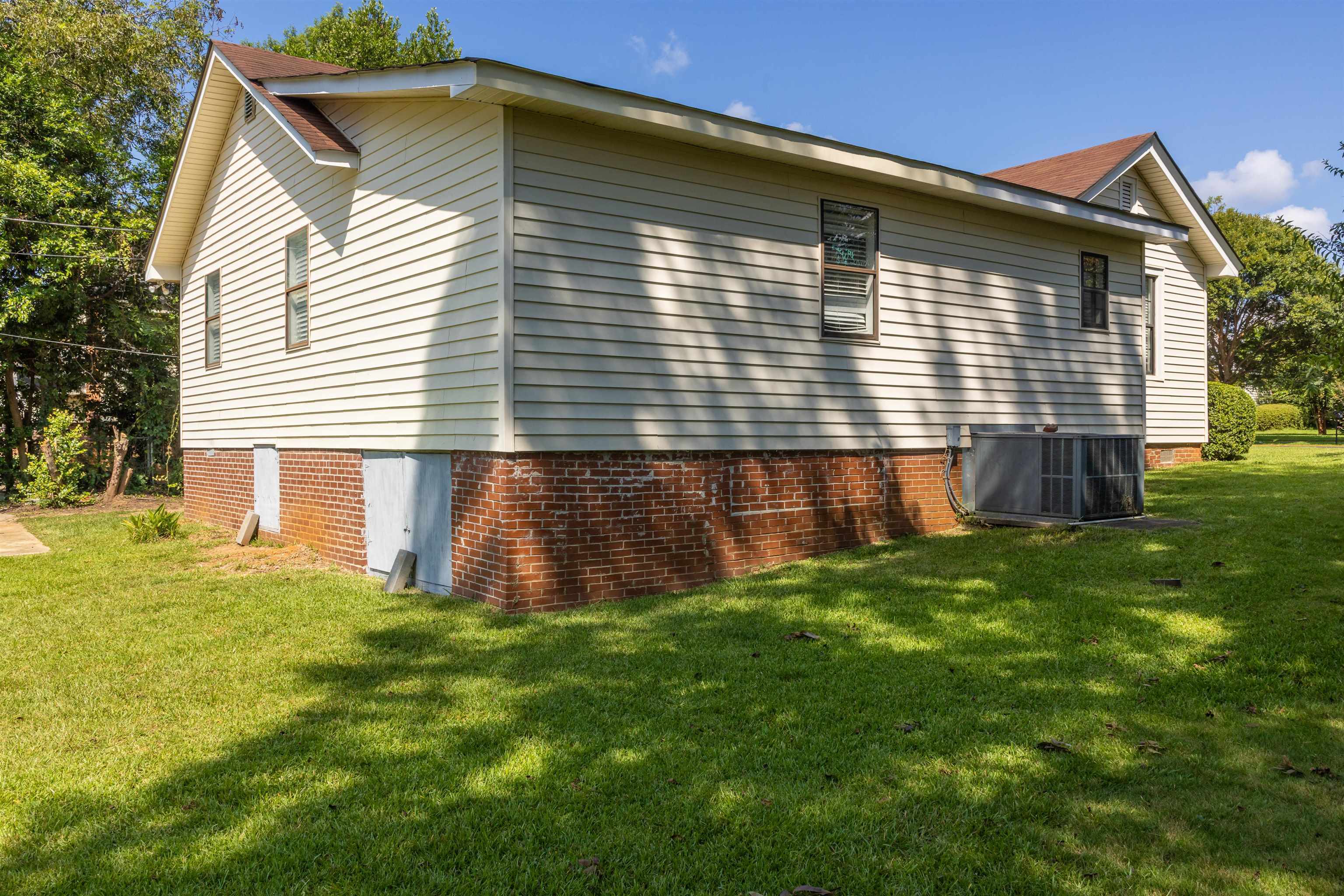 524 W Goodrich Avenue Property Photo 20