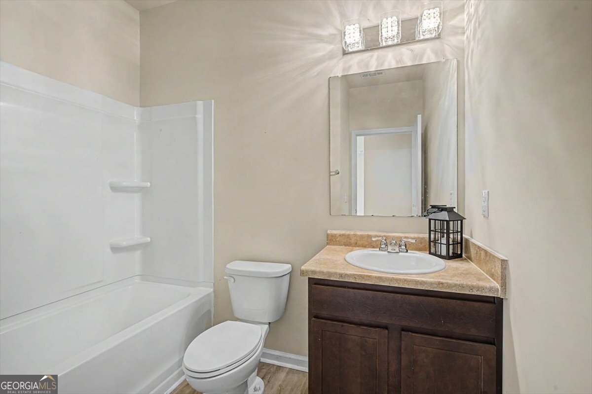 240 Shaker Hollow Drive Property Photo 12