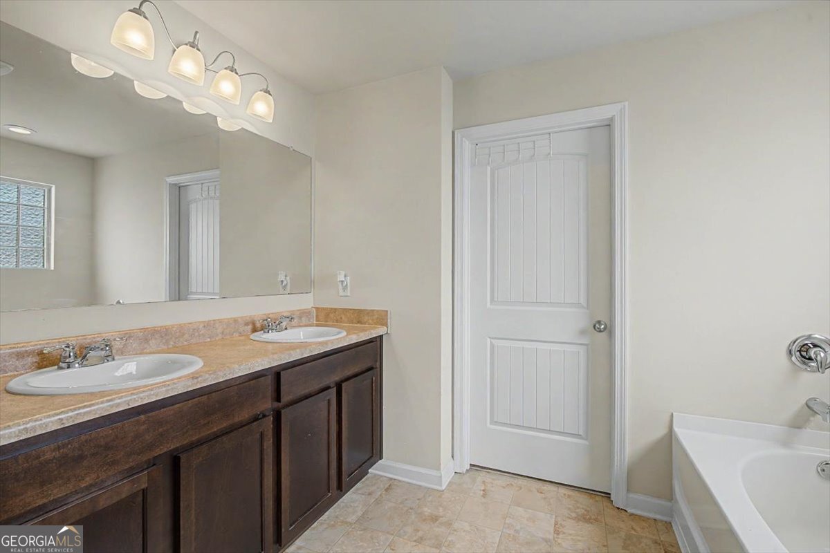 240 Shaker Hollow Drive Property Photo 21