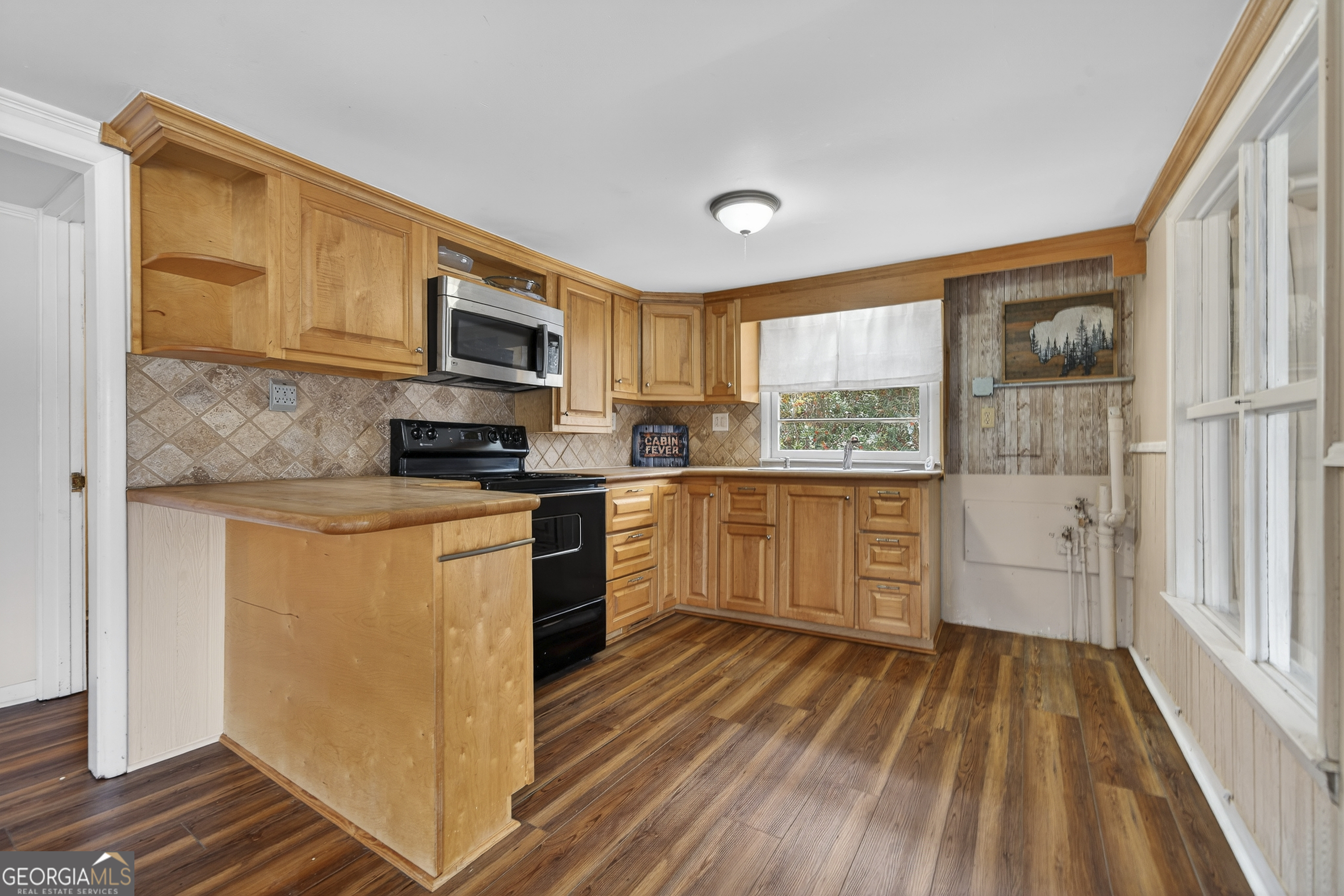 126 Elizabeth Circle Property Photo 6