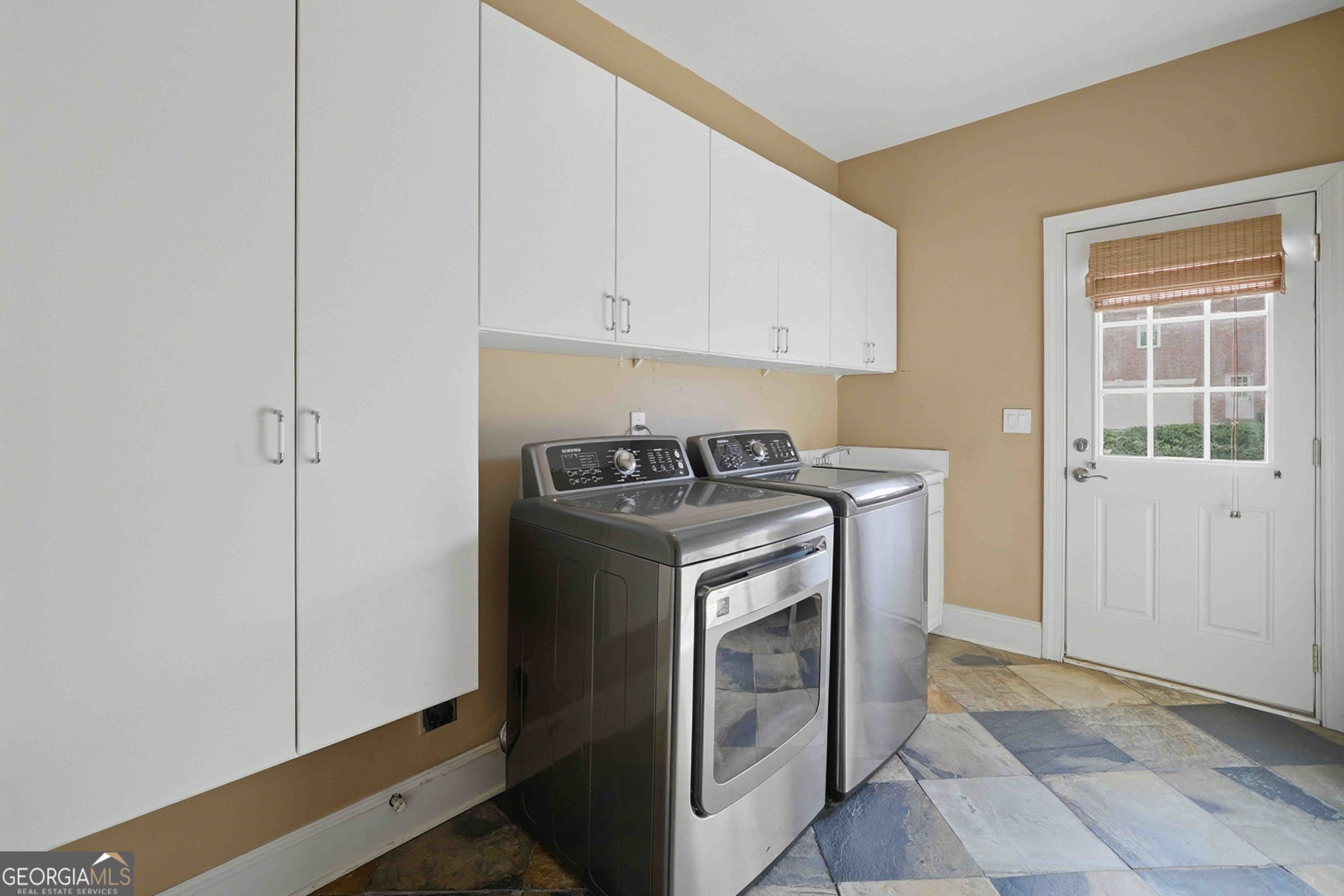 1105 Dapplefawn Court Property Photo 23