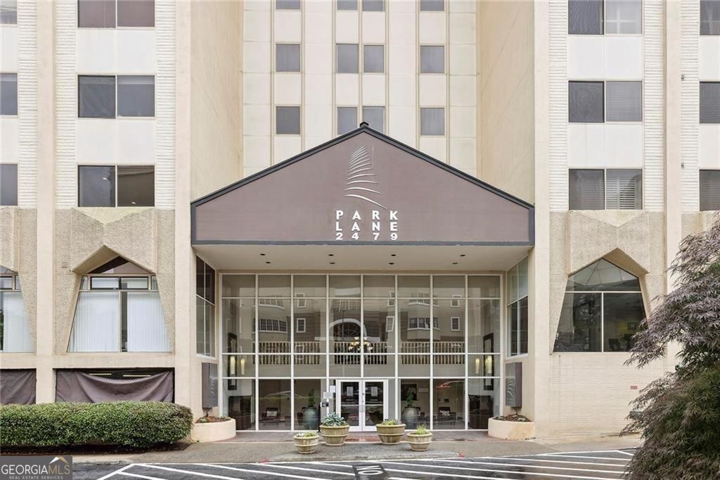 2479 Peachtree Road NE # 203 Property Photo 1