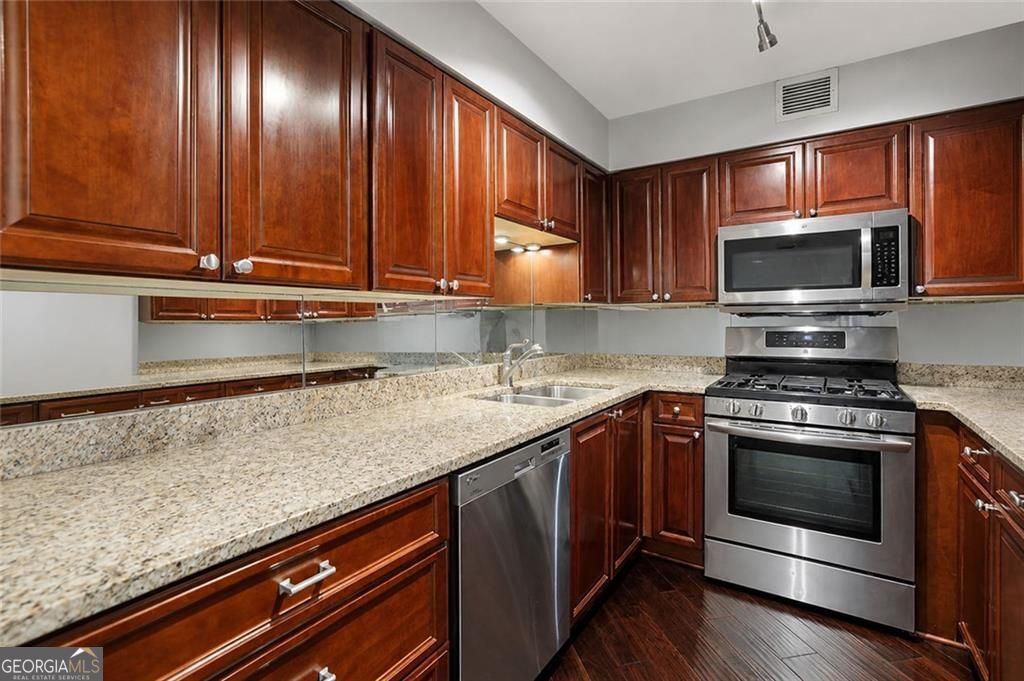 2479 Peachtree Road Ne # 203 Property Photo 5