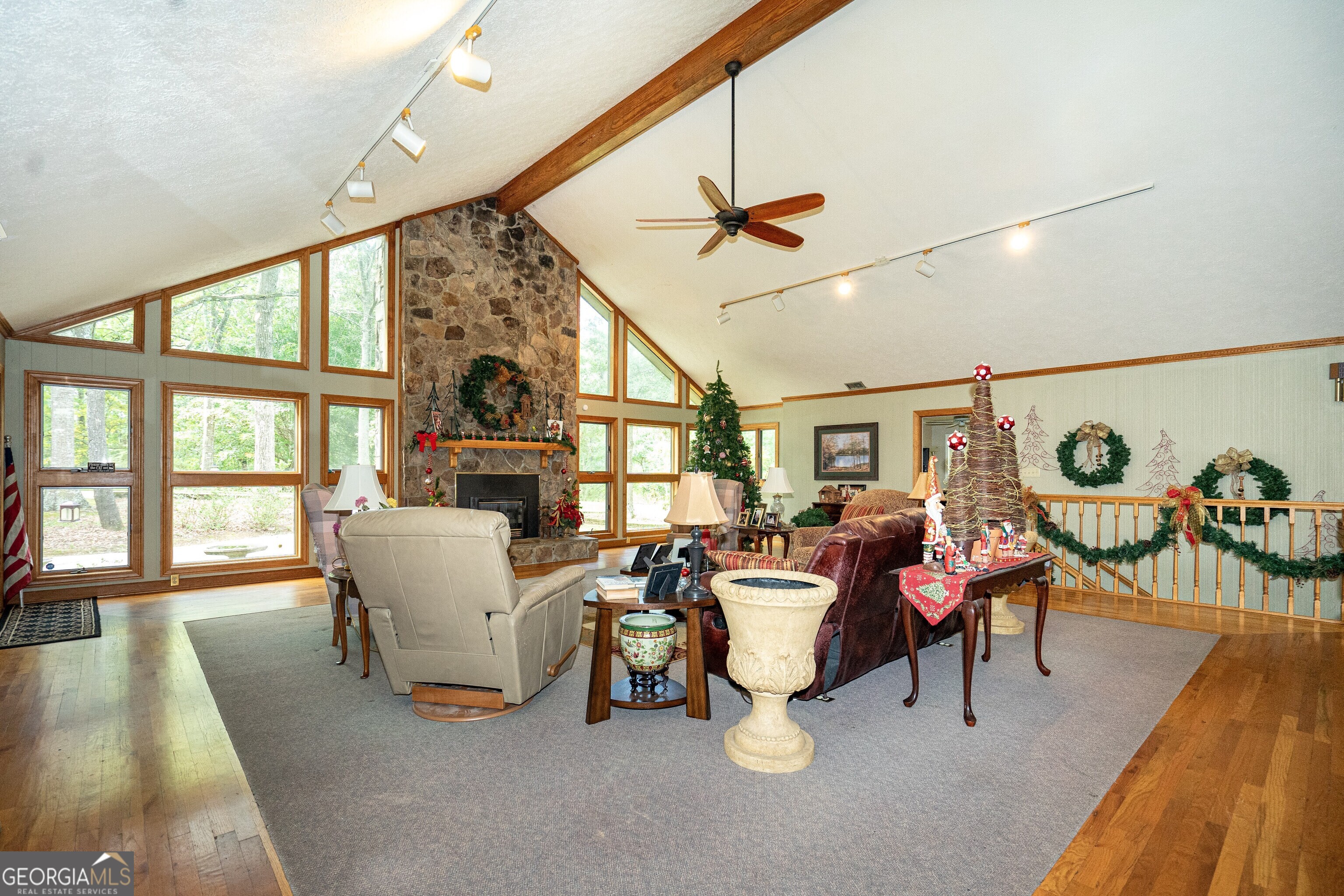 4004 White Oak Lane Property Photo 8