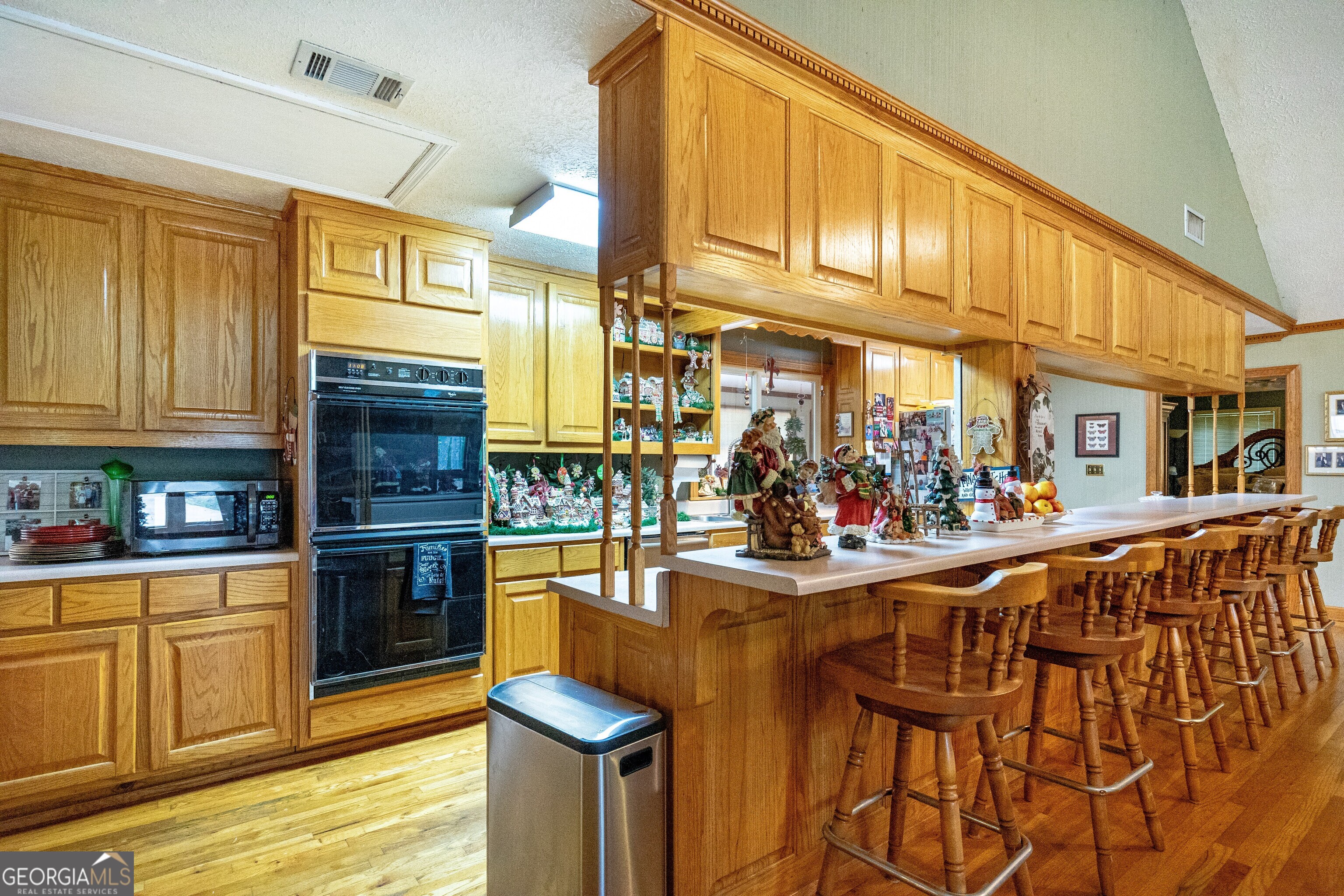 4004 White Oak Lane Property Photo 12