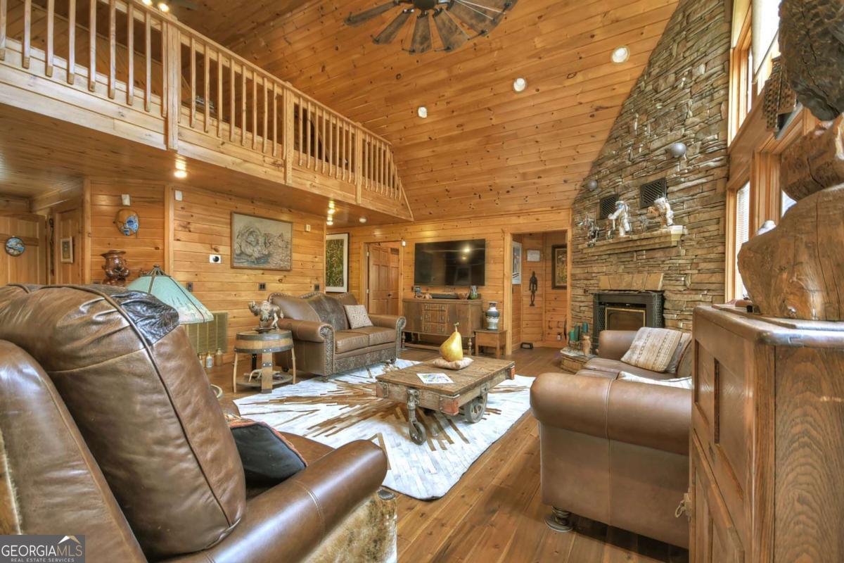 324 Cooper Creek Drive Property Photo 9