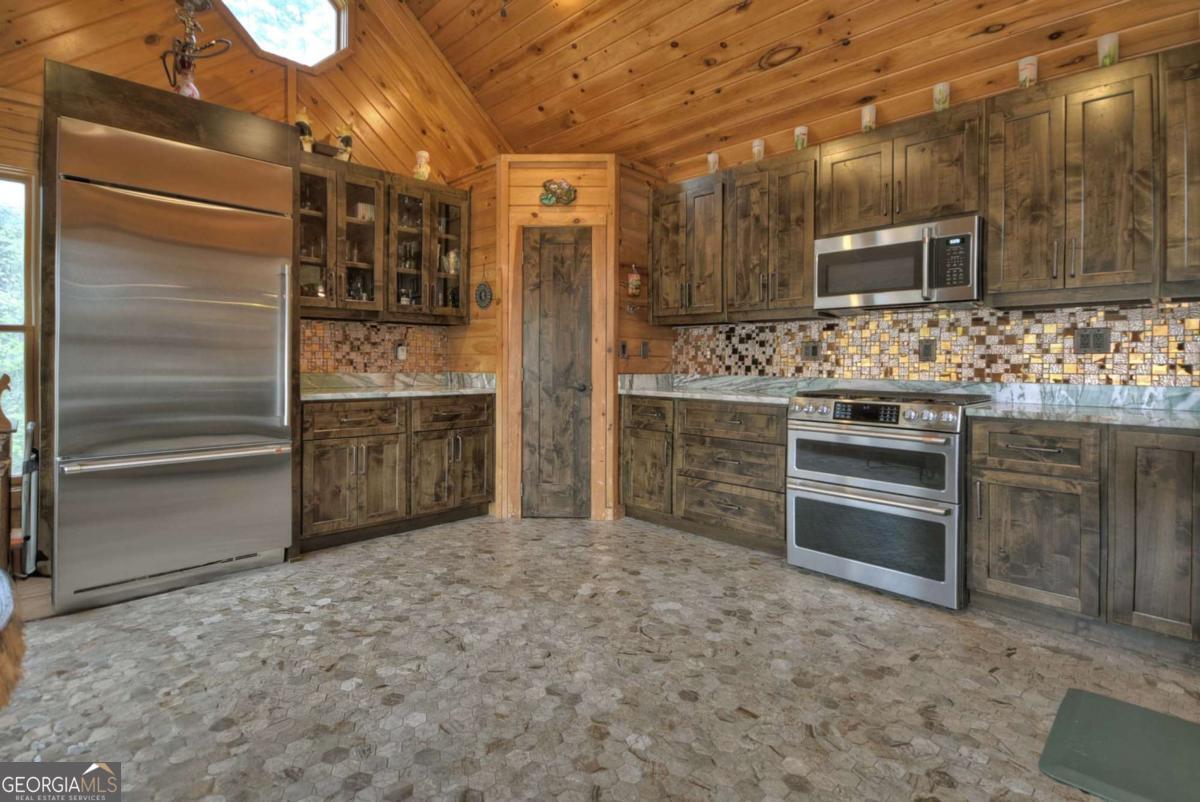 324 Cooper Creek Drive Property Photo 13