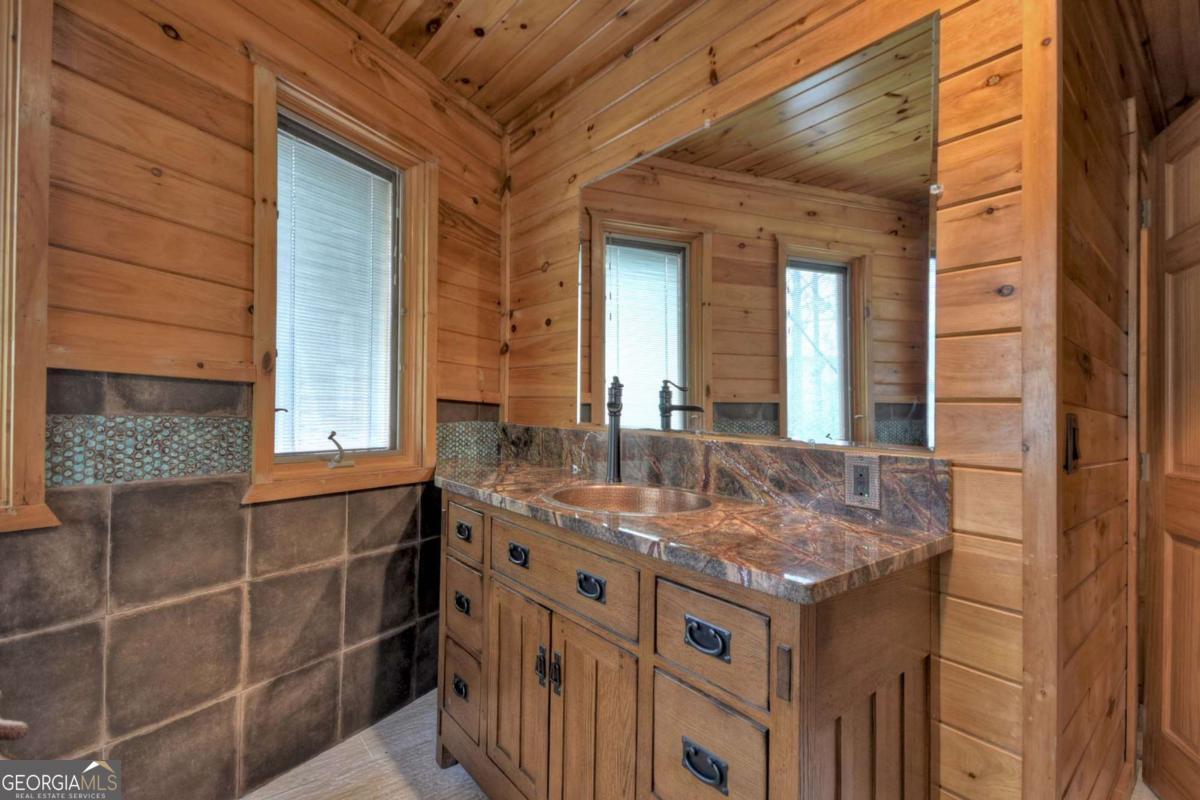 324 Cooper Creek Drive Property Photo 18