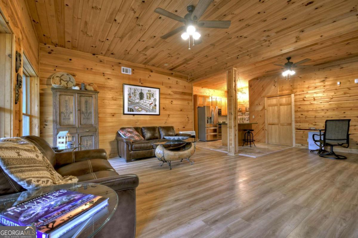 324 Cooper Creek Drive Property Photo 27