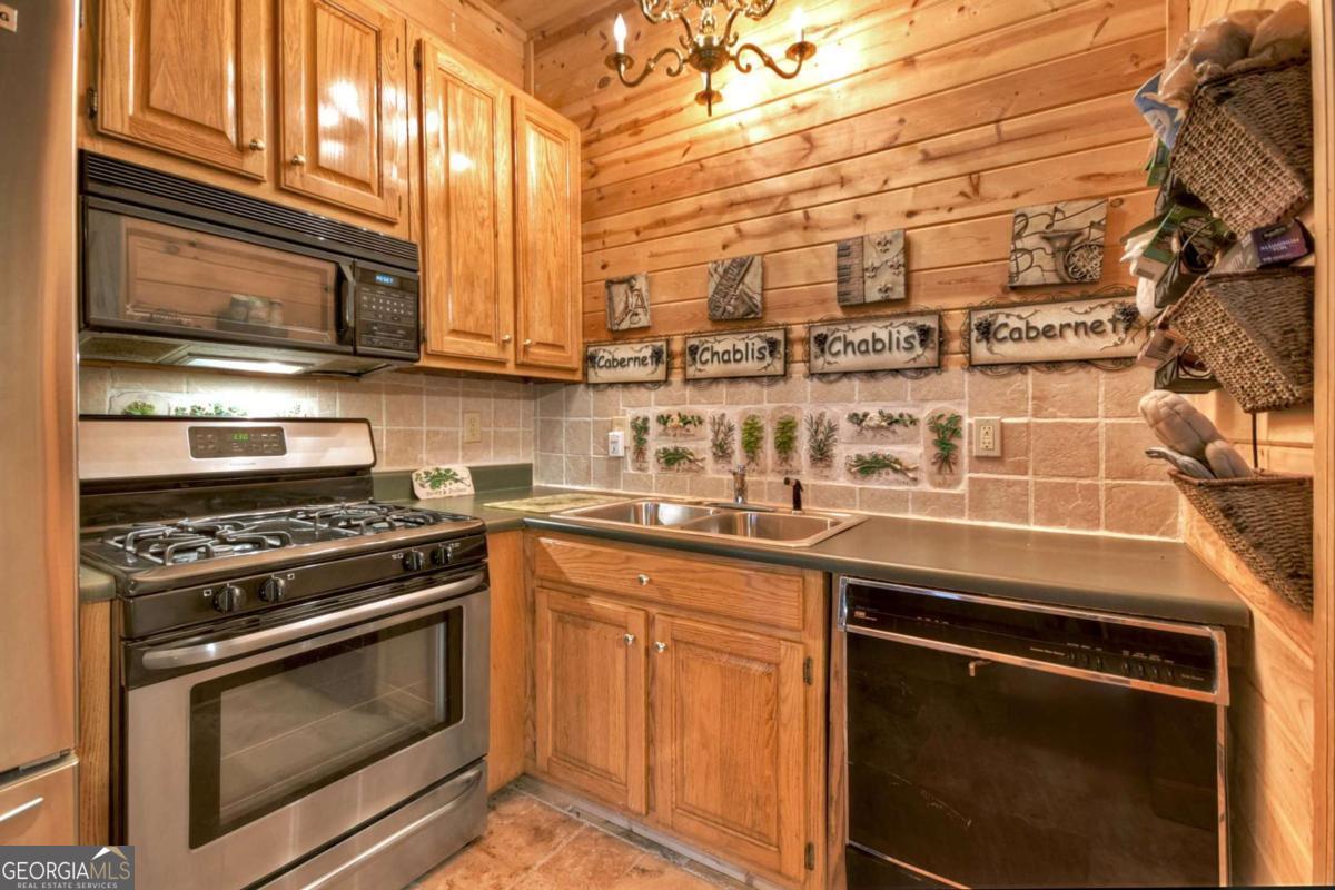 324 Cooper Creek Drive Property Photo 30