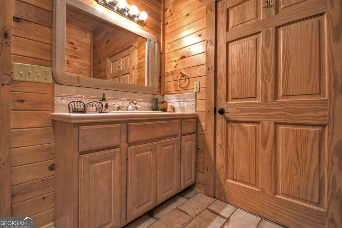 324 Cooper Creek Drive Property Photo 33