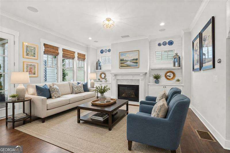 219 Dawson Drive N Property Photo 3