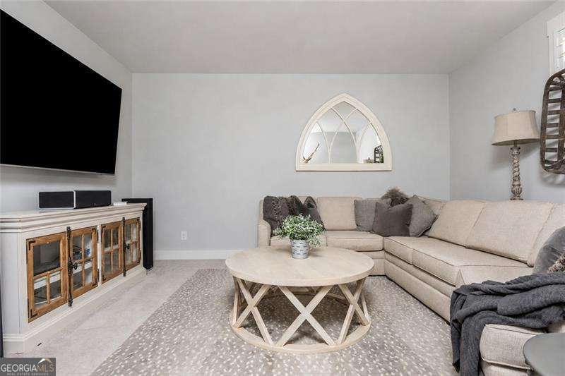 219 Dawson Drive N Property Photo 18
