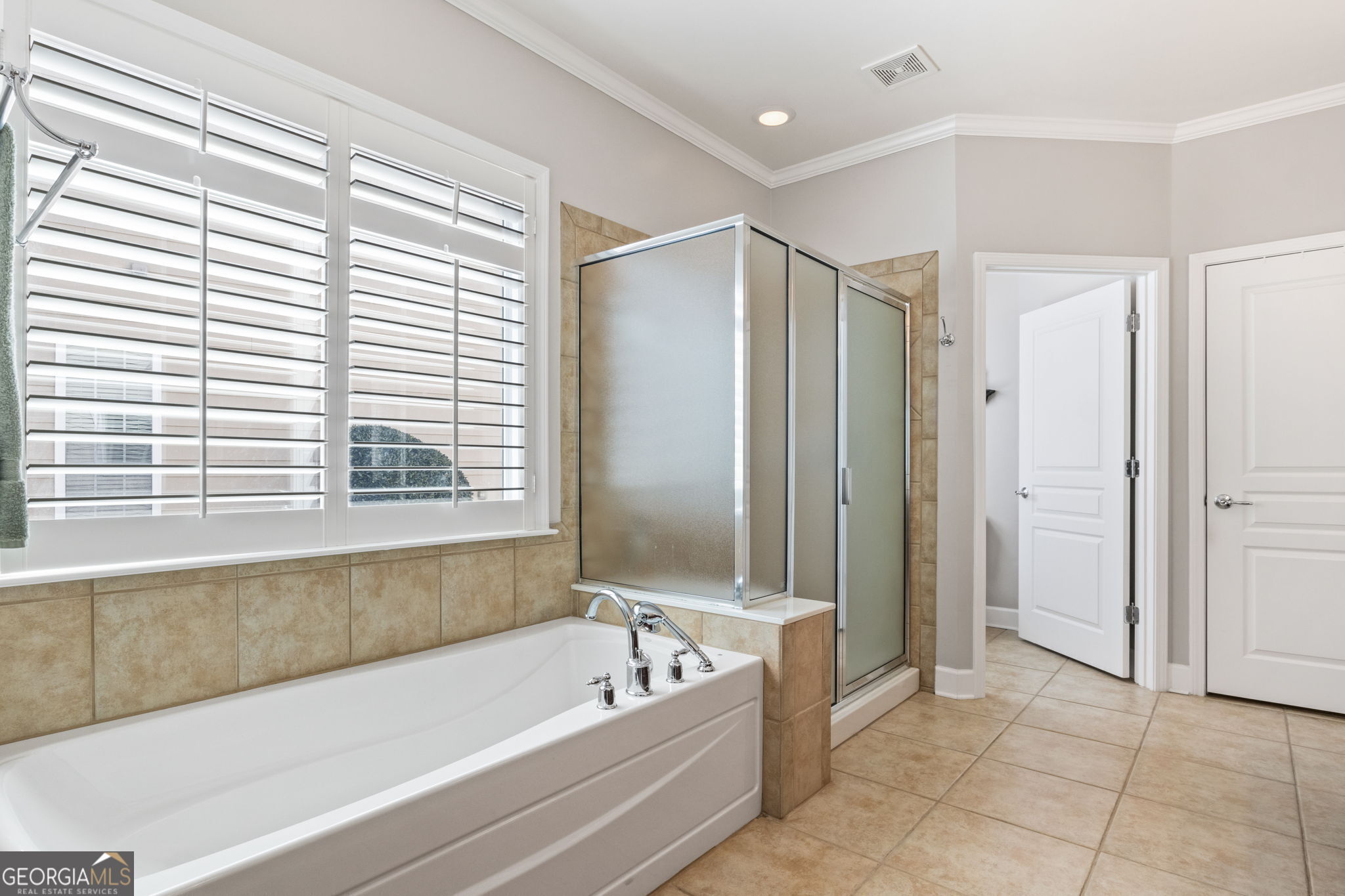 220 Begonia Court Property Photo 32