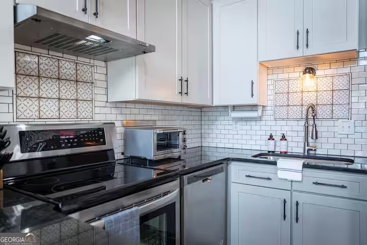 68 Franklin Road Property Photo 14