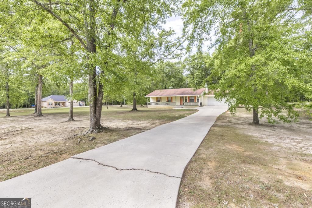 904 Robinhood Road Property Photo 4