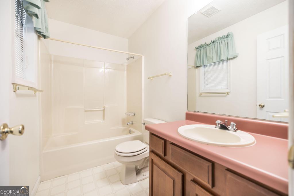 904 Robinhood Road Property Photo 24