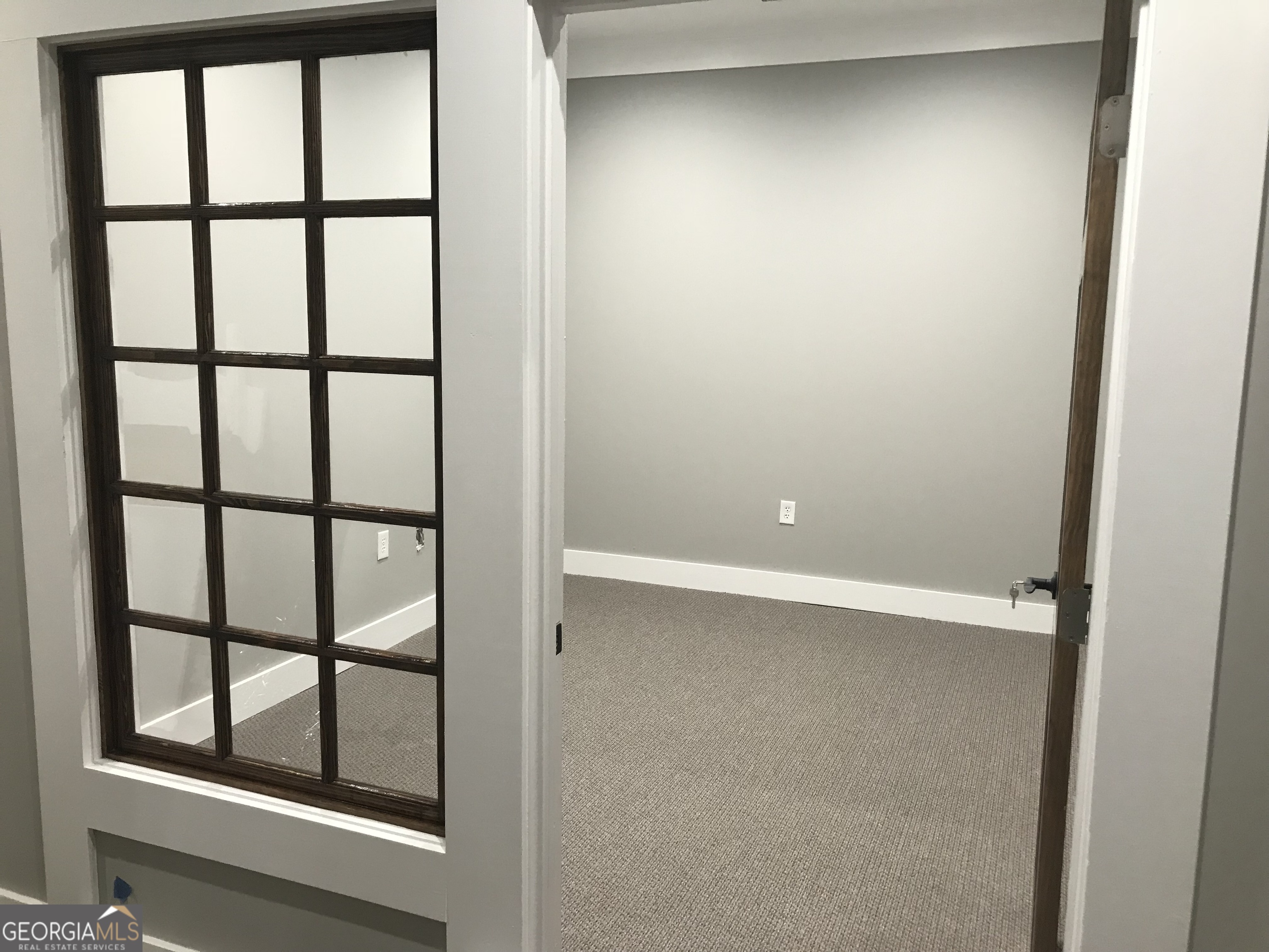 255 Gateway Drive Property Photo 4