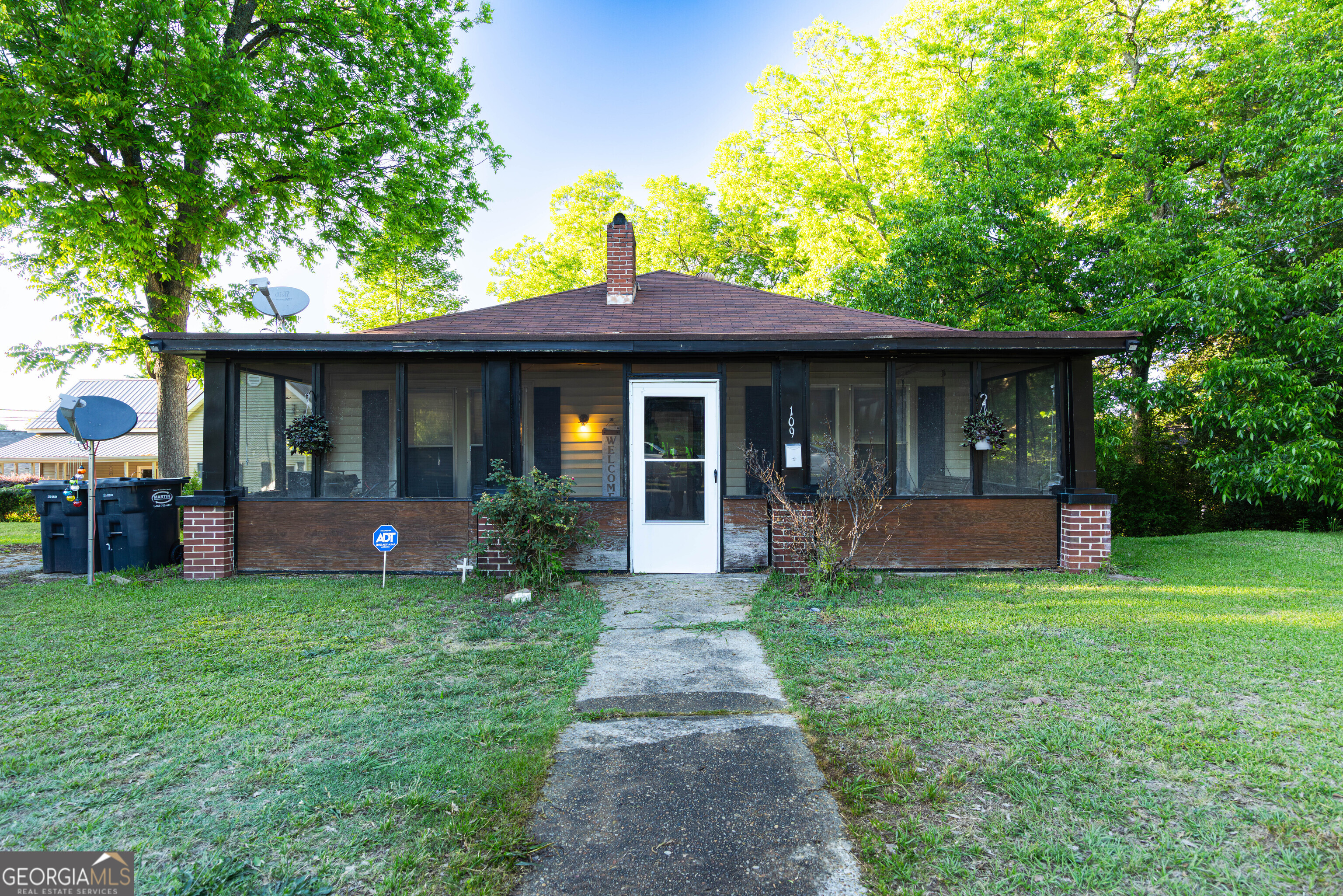 109 E Main Street Property Photo 3