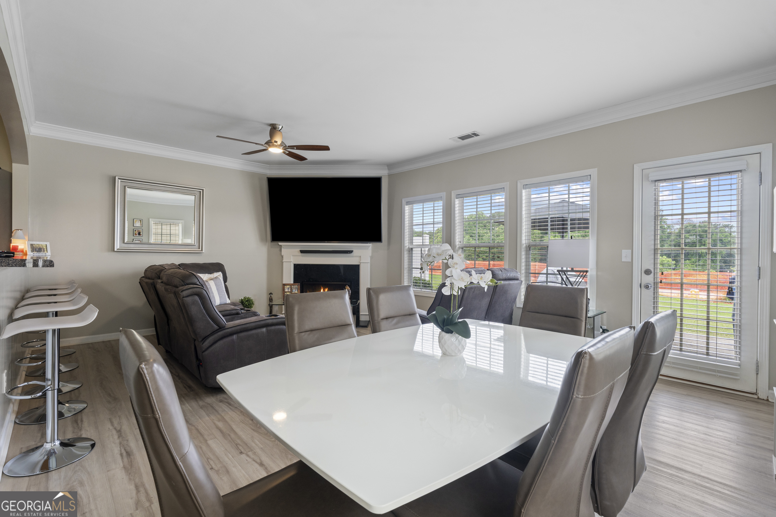 2113 Hasel Street Property Photo 12