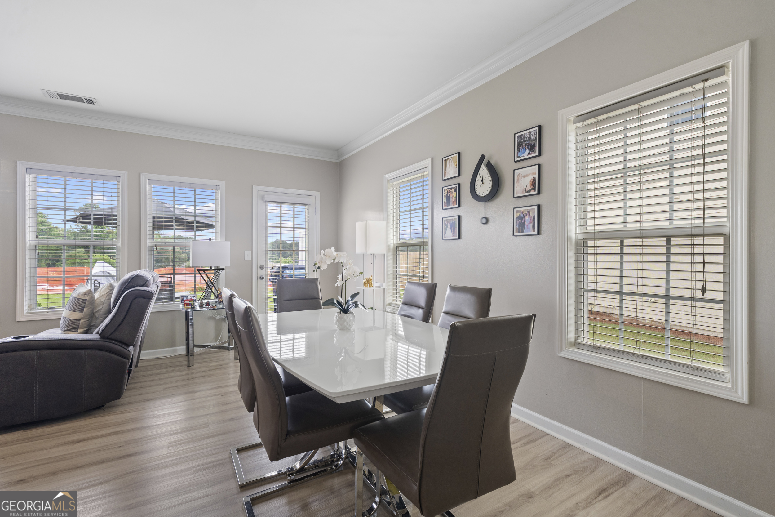 2113 Hasel Street Property Photo 15