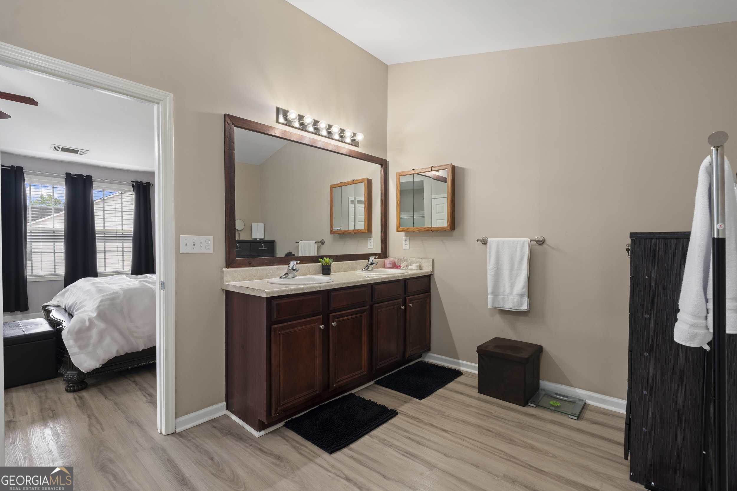 2113 Hasel Street Property Photo 21