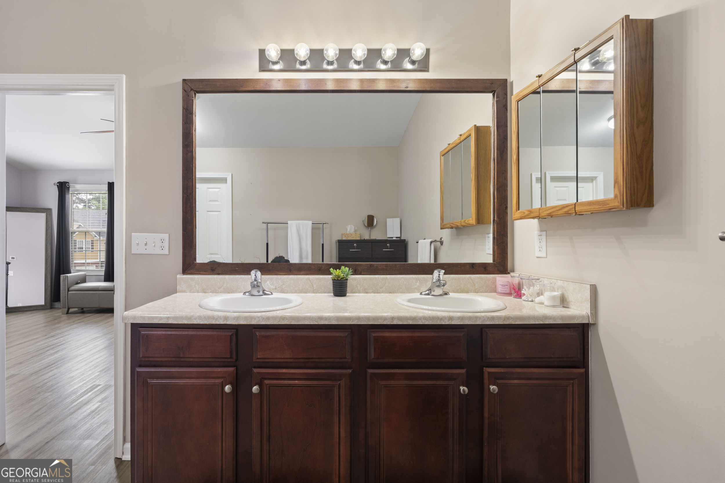 2113 Hasel Street Property Photo 22