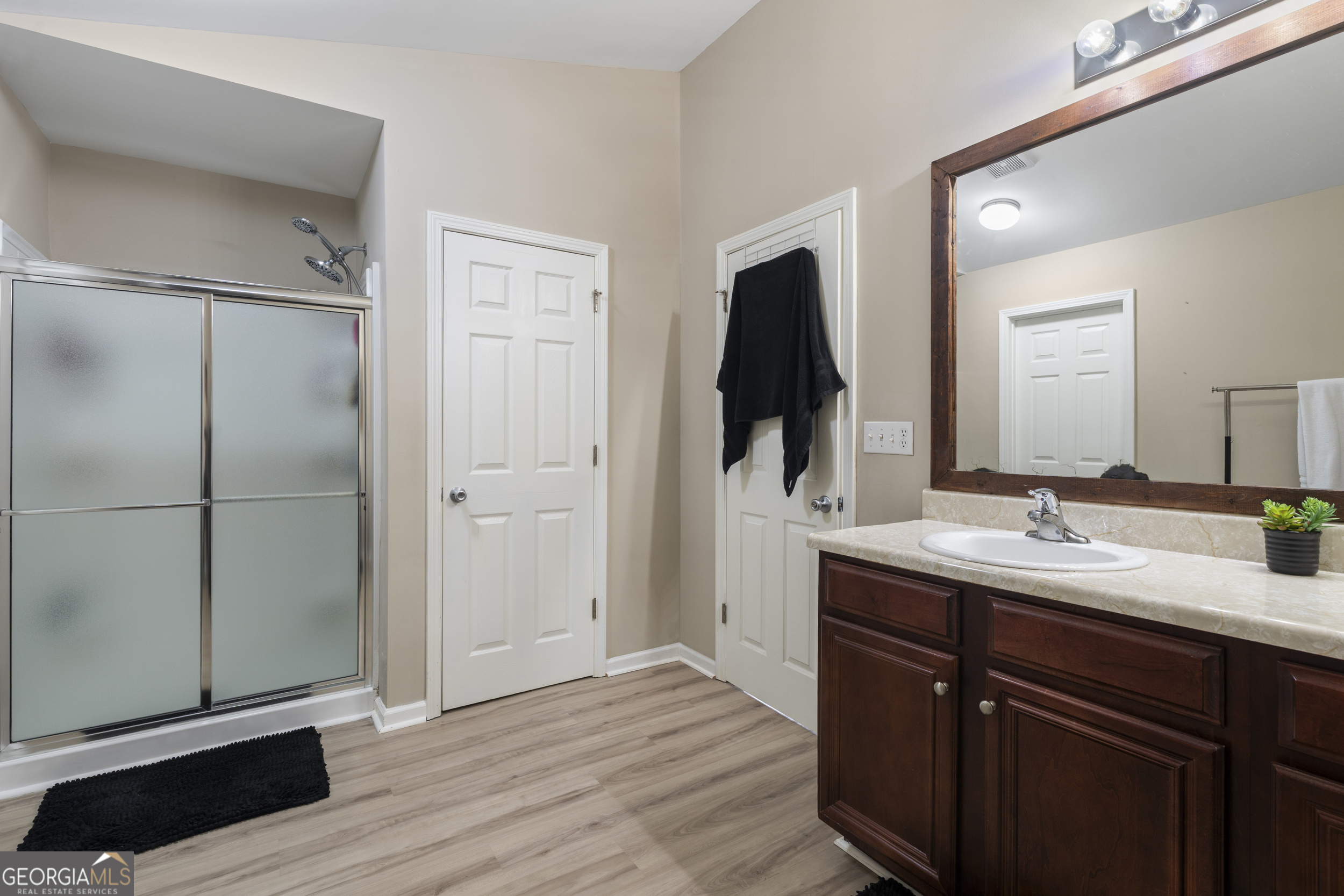2113 Hasel Street Property Photo 23