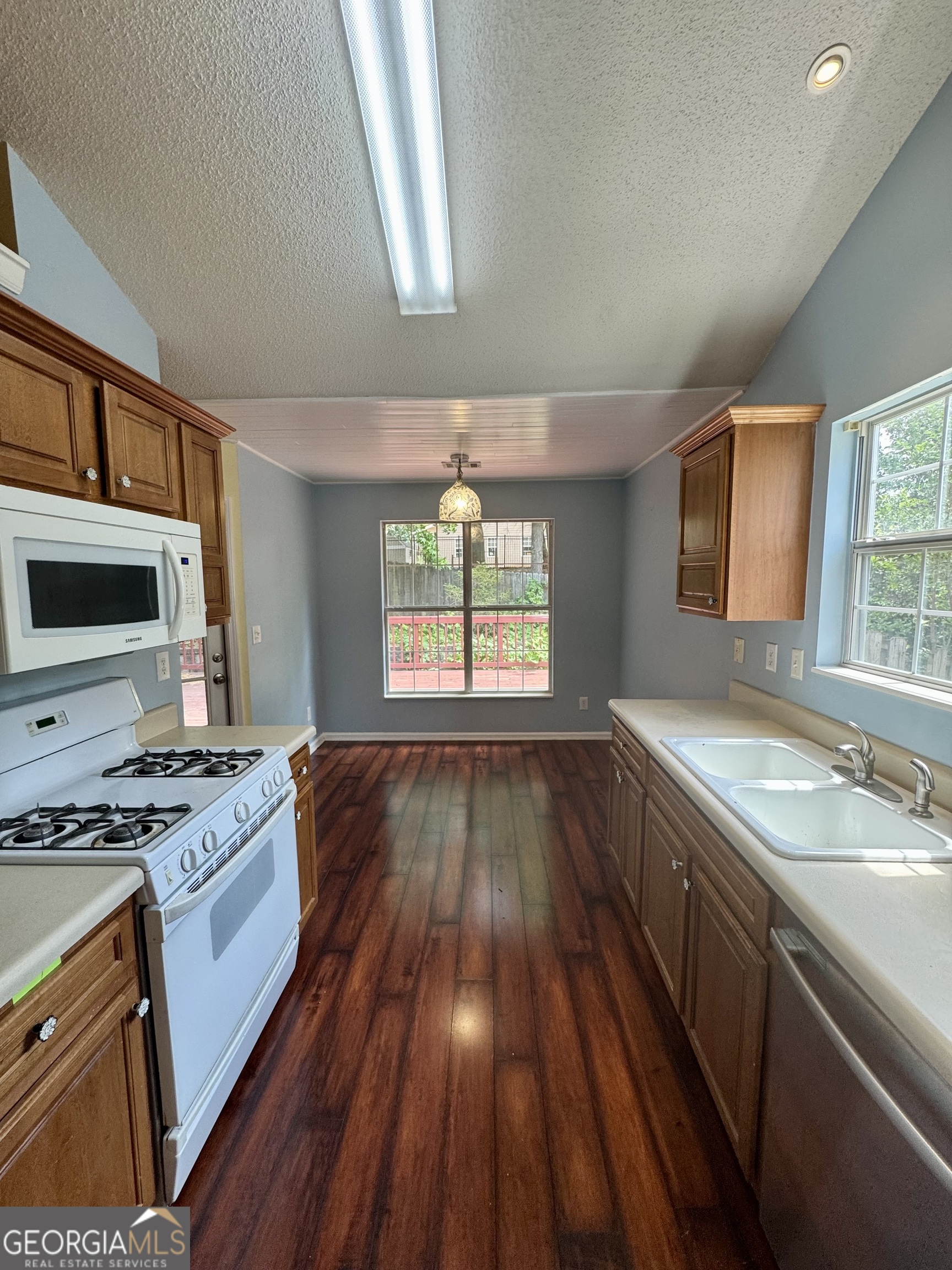 1840 Arborwood Drive Property Photo 4
