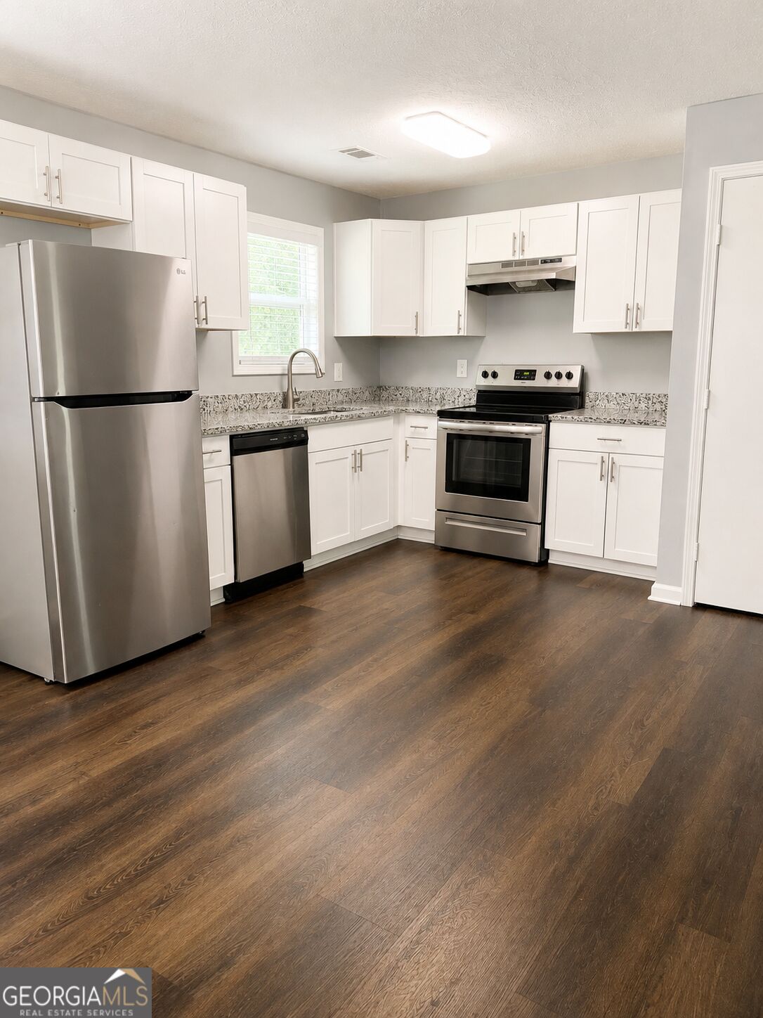 210 Pine Valley Drive Property Photo 6