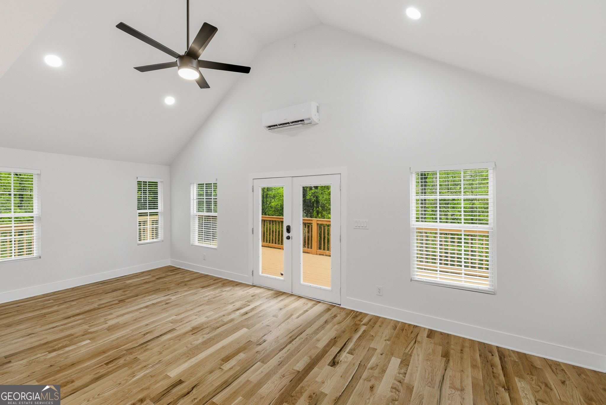 458 Almond Circle Property Photo 5
