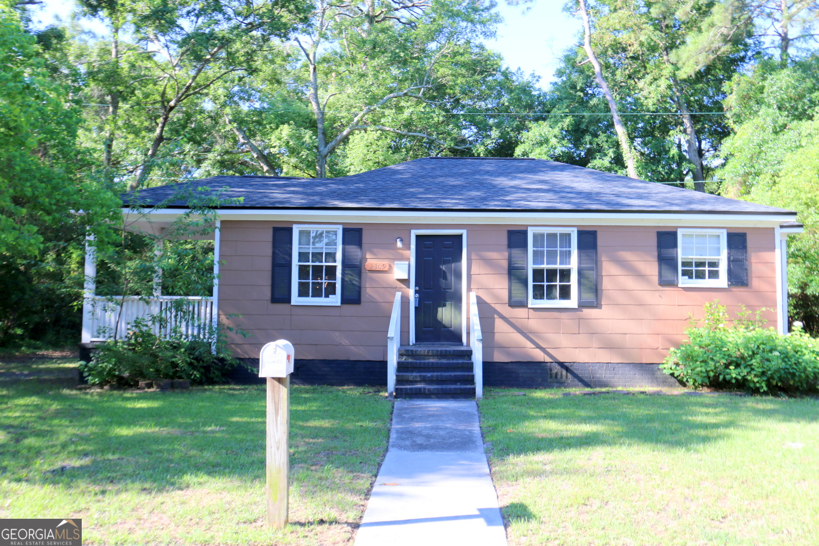 2309 Lorraine Drive Property Photo 2