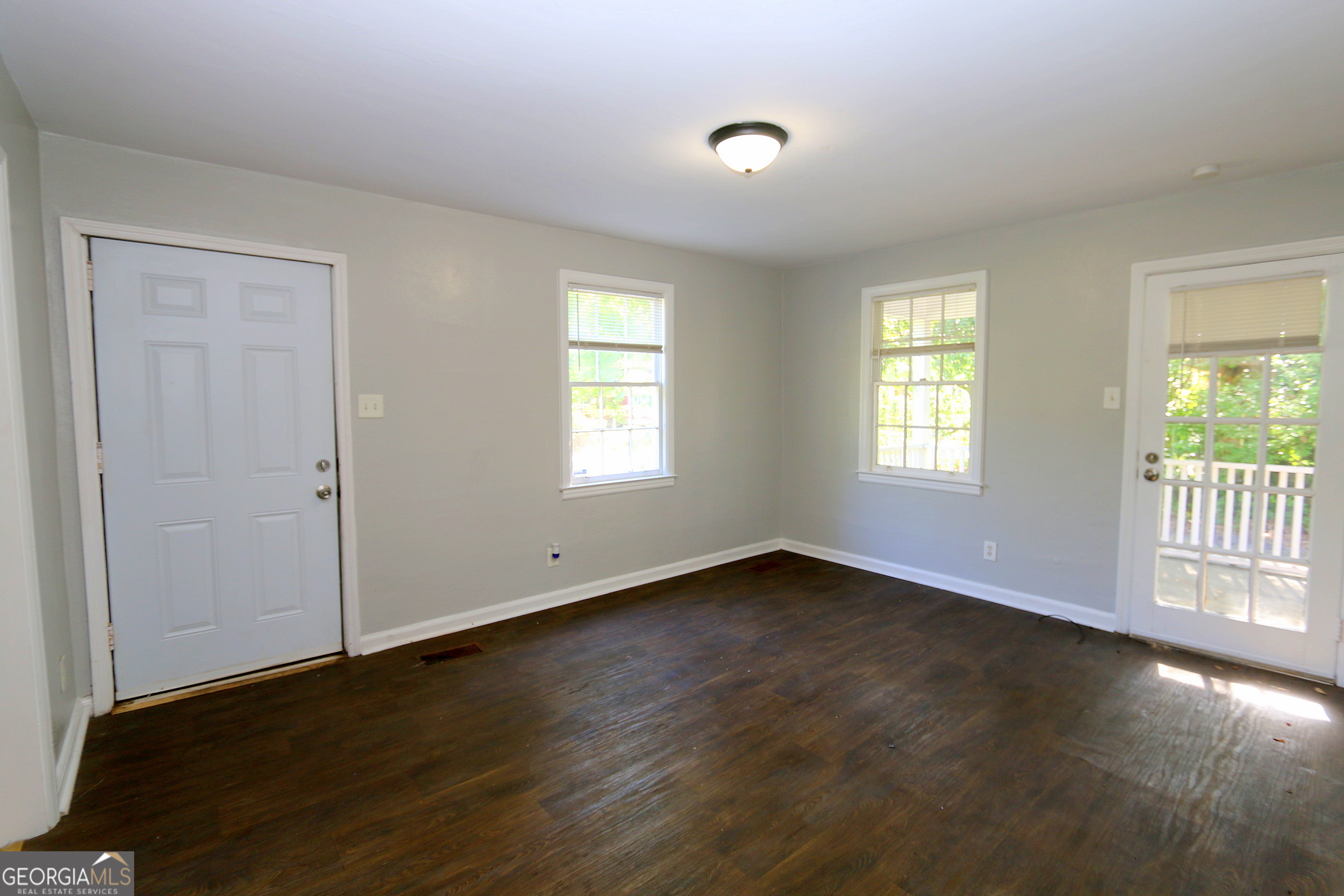 2309 Lorraine Drive Property Photo 4