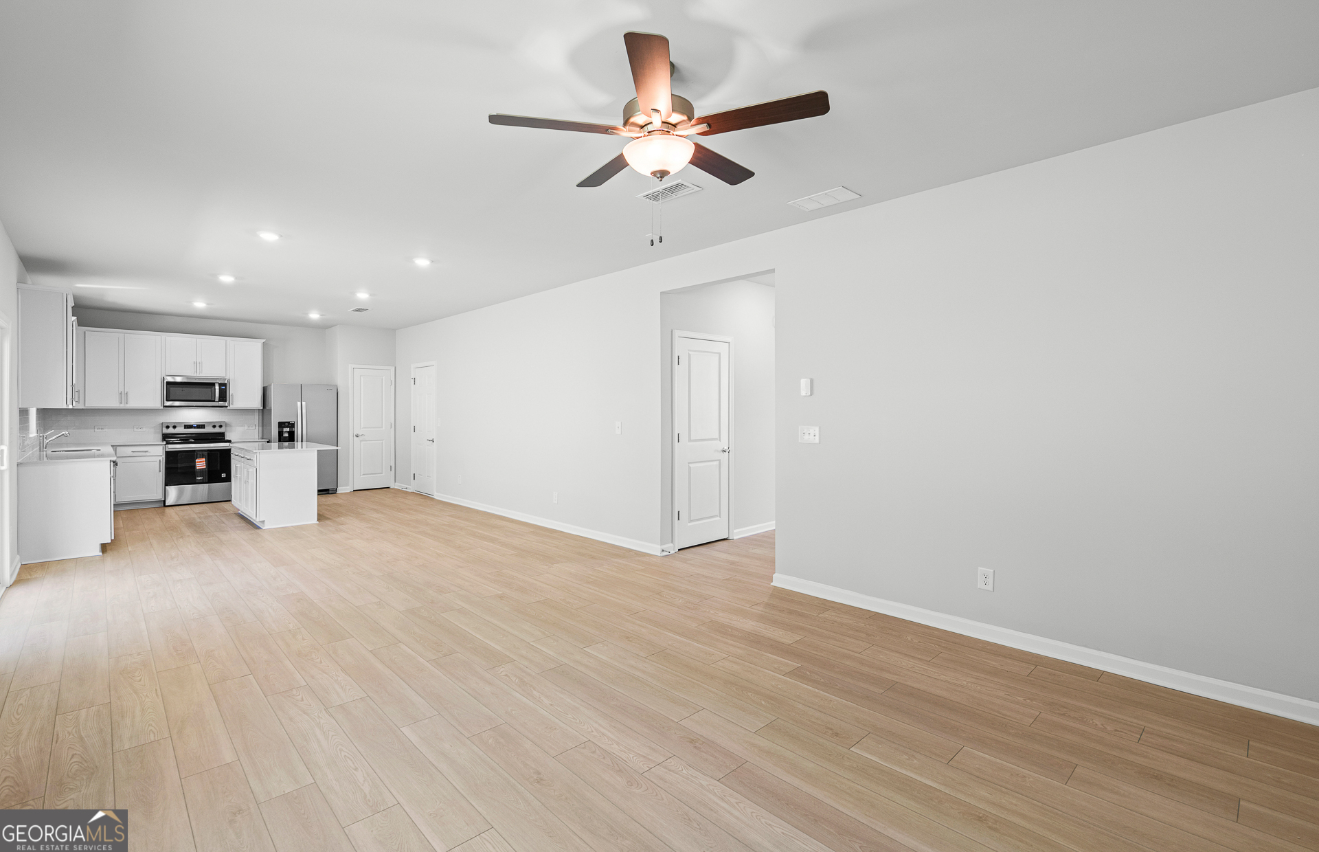 3092 Orwell Drive Property Photo 6