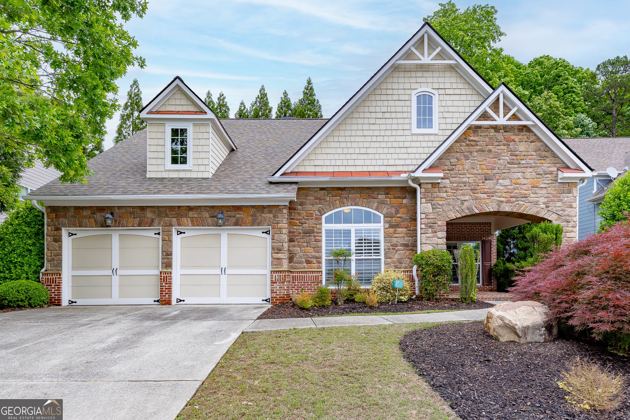 7042 Tree House Way Property Photo 1