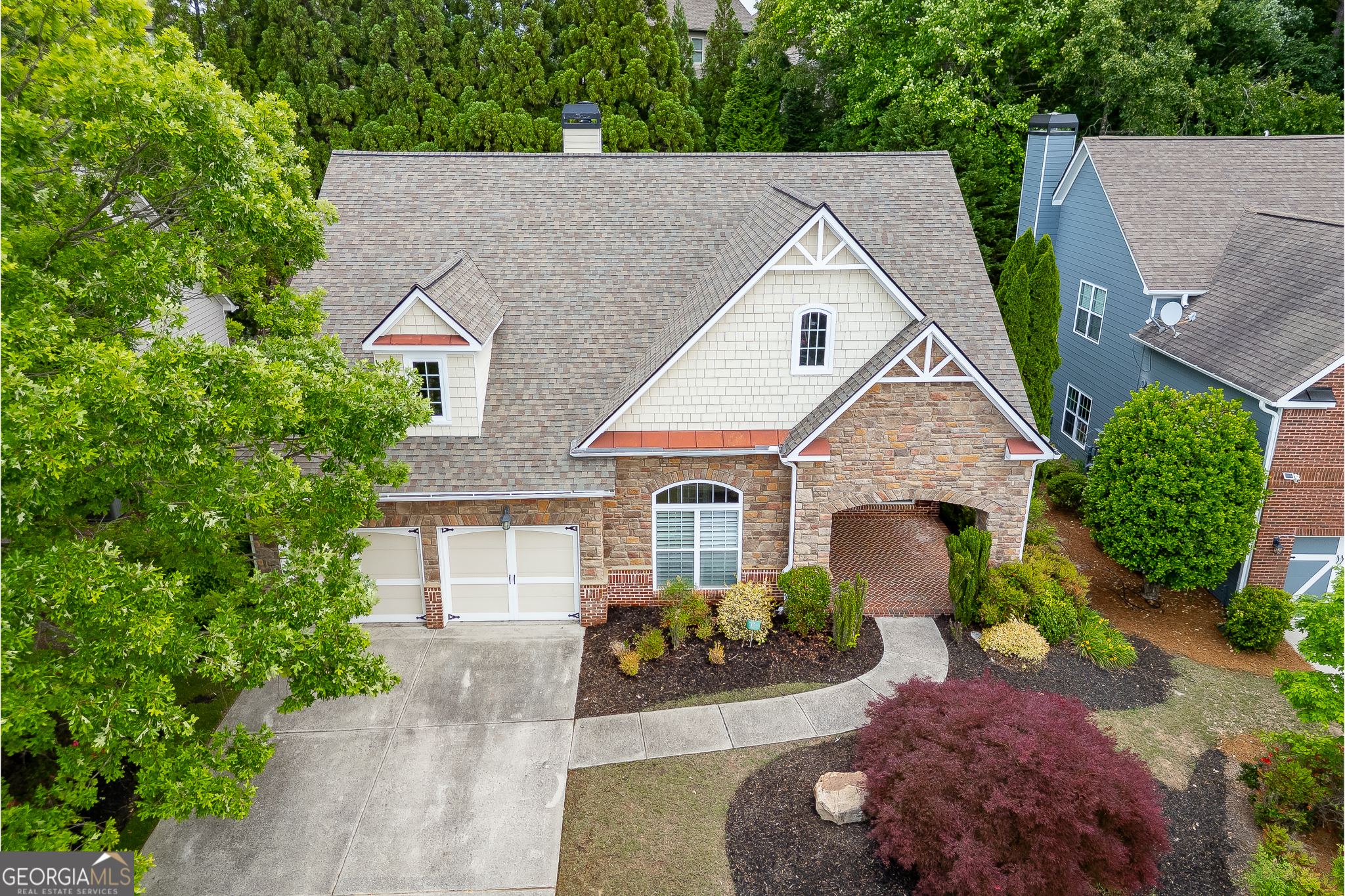 7042 Tree House Way Property Photo 3