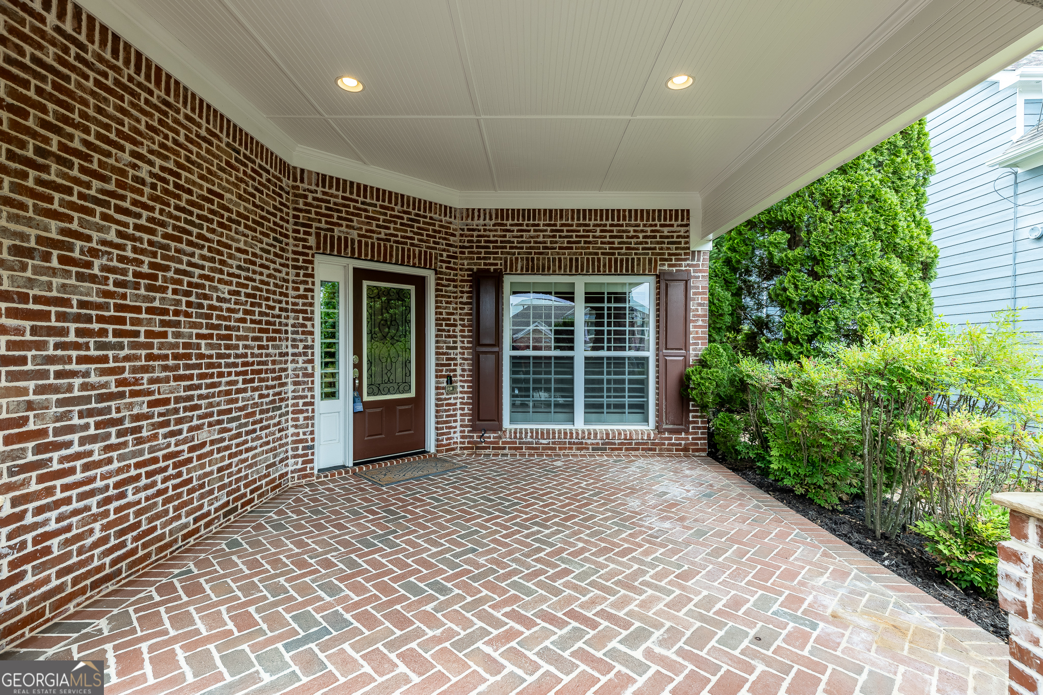 7042 Tree House Way Property Photo 4