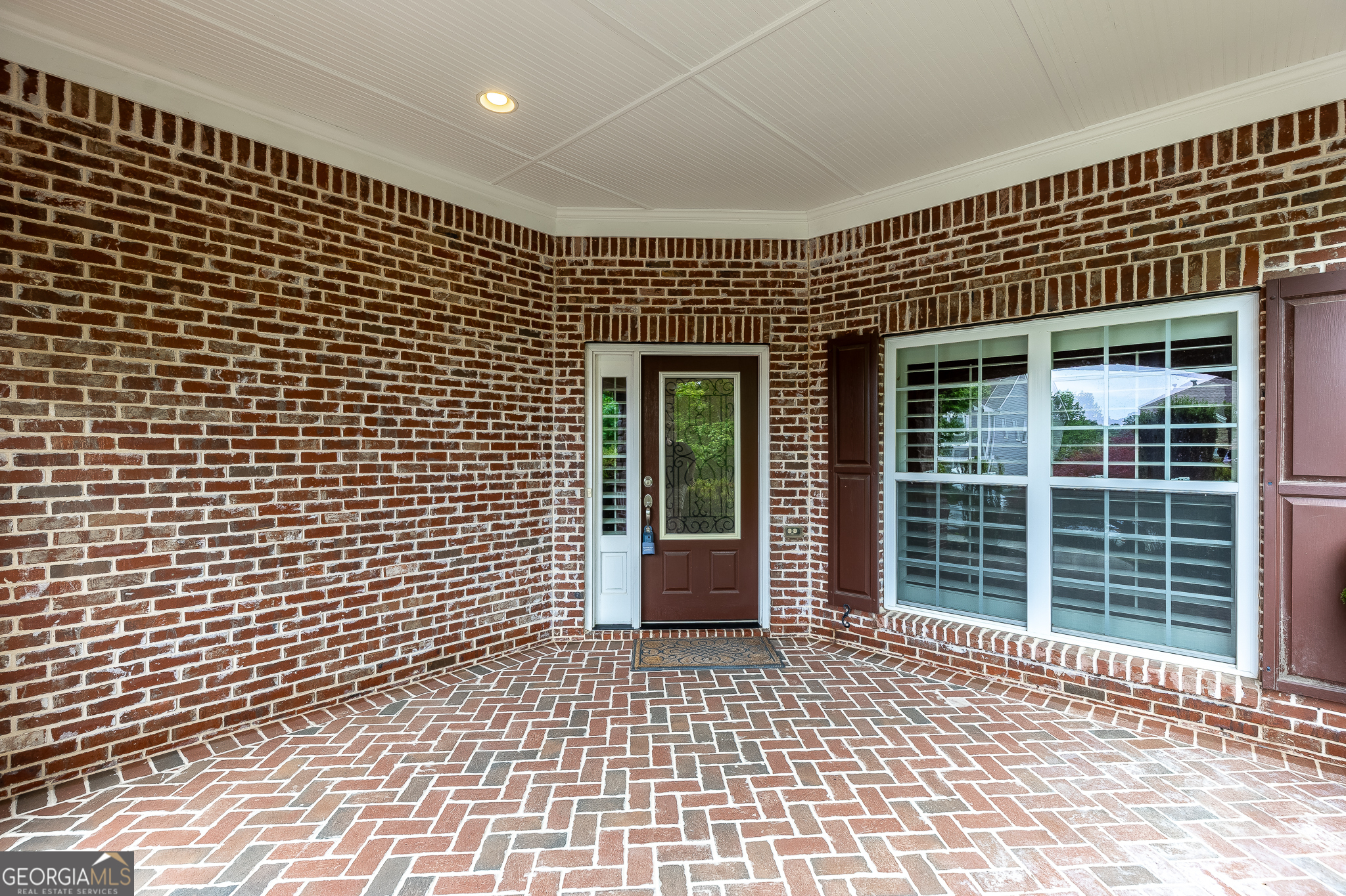 7042 Tree House Way Property Photo 5