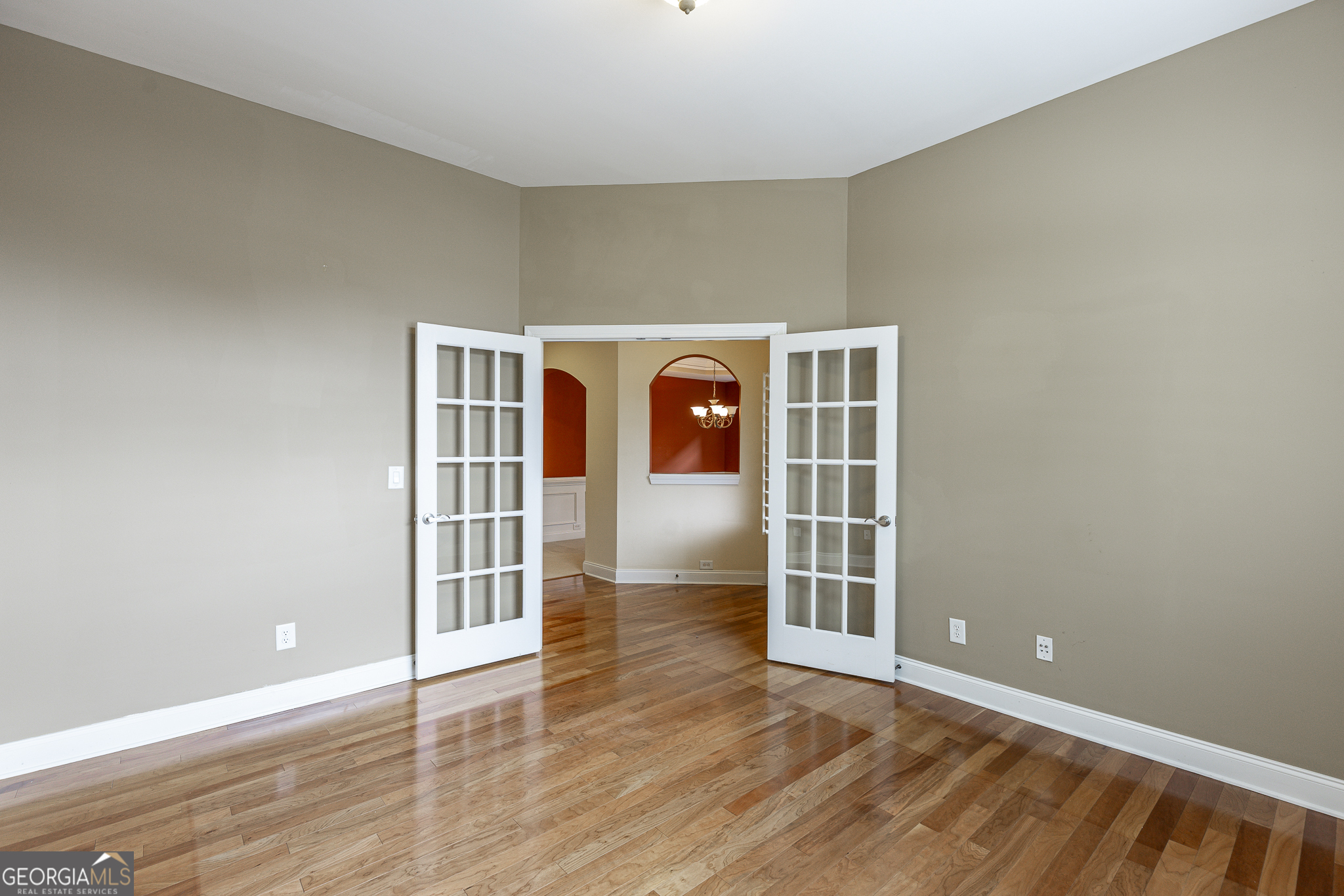 7042 Tree House Way Property Photo 9
