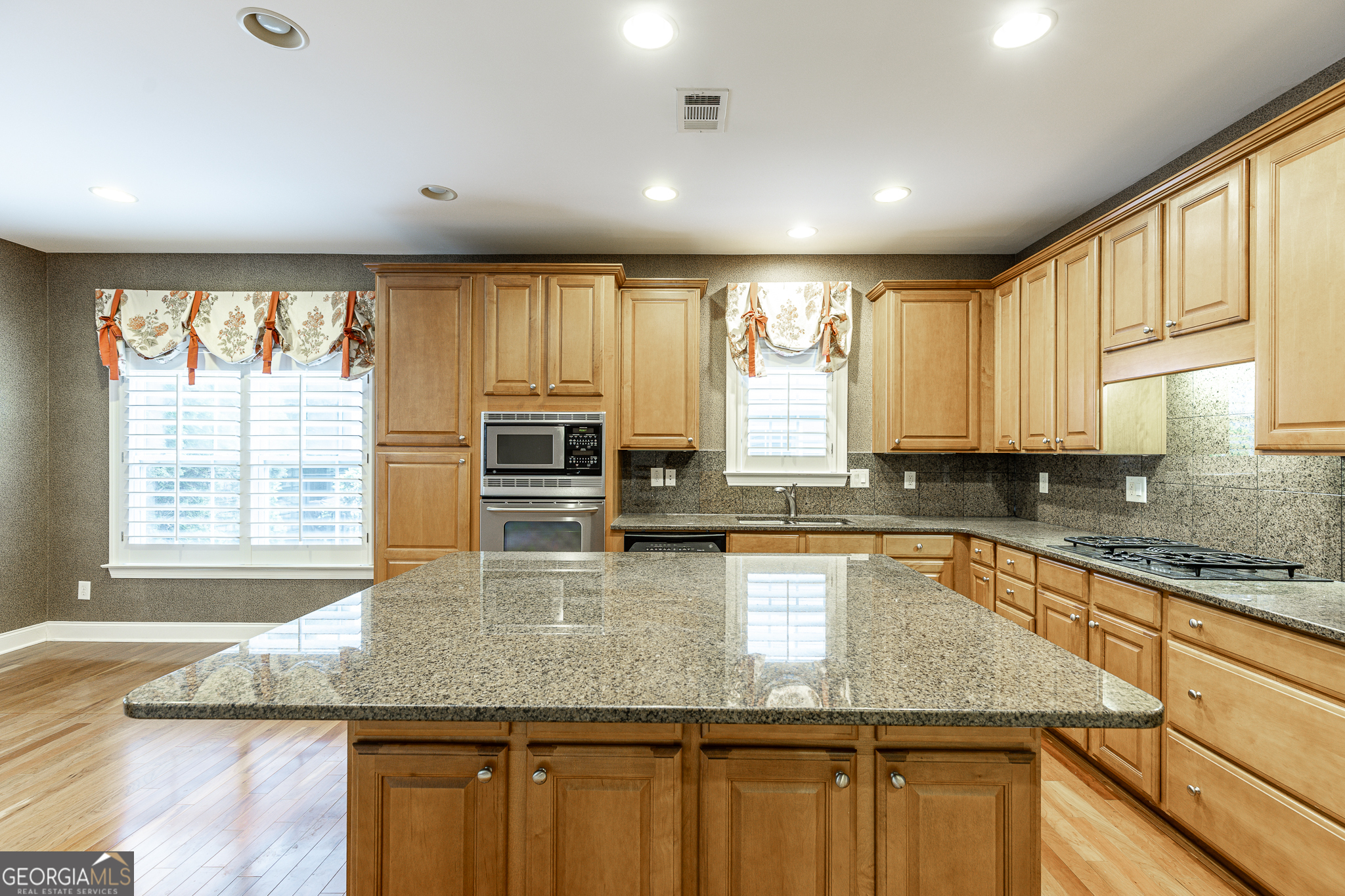 7042 Tree House Way Property Photo 19