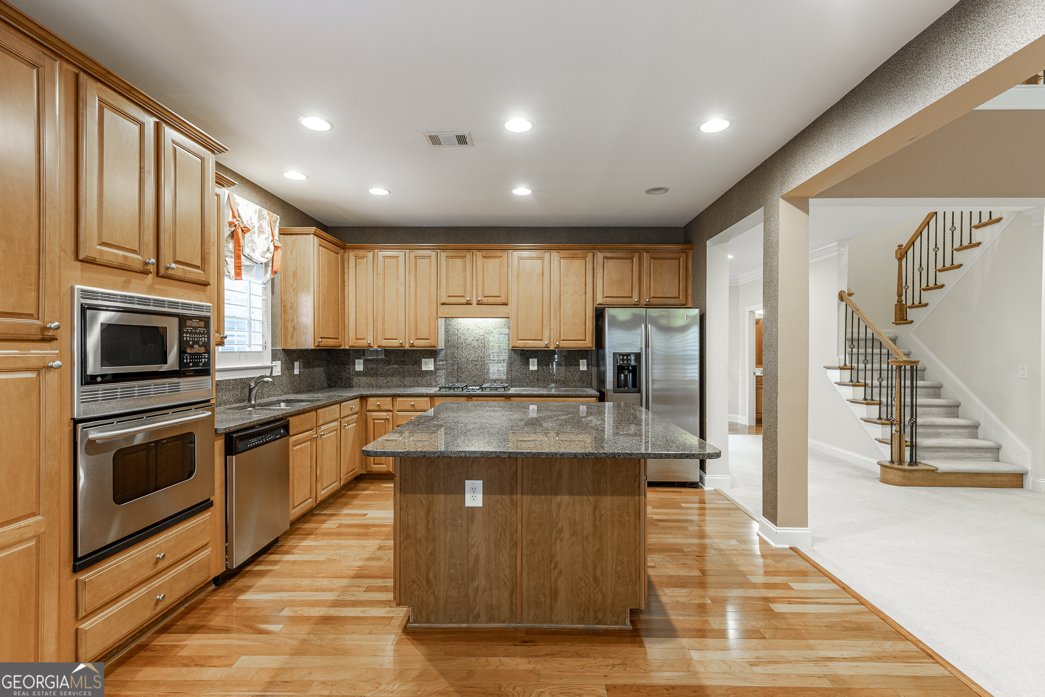 7042 Tree House Way Property Photo 21