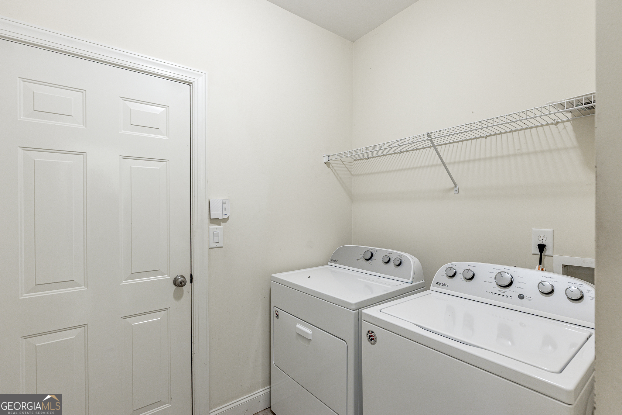 7042 Tree House Way Property Photo 33