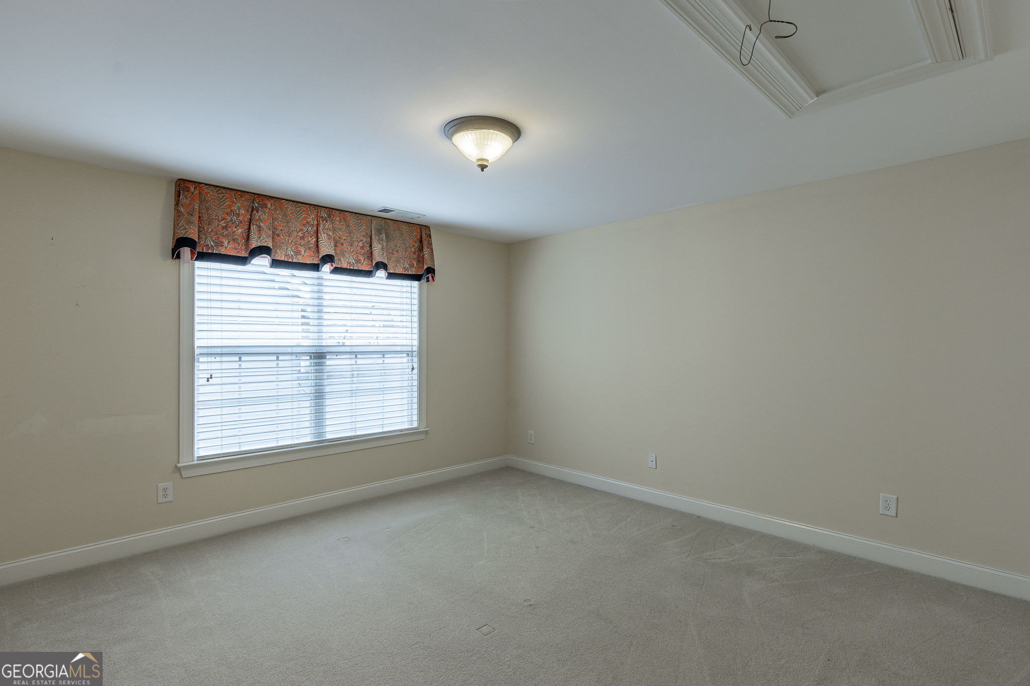 7042 Tree House Way Property Photo 34
