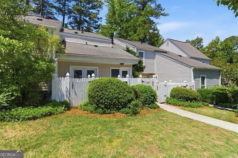 2696 Greentree Drive Se Property Photo 2