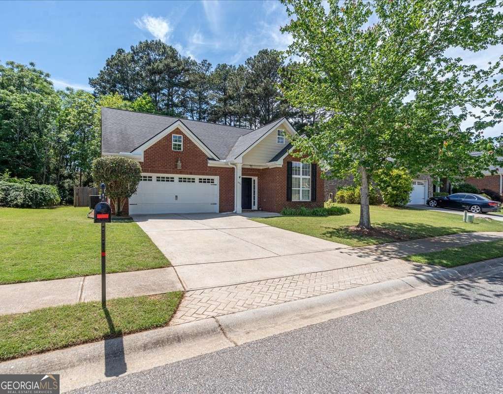 1090 Brookshire Court Property Photo 1