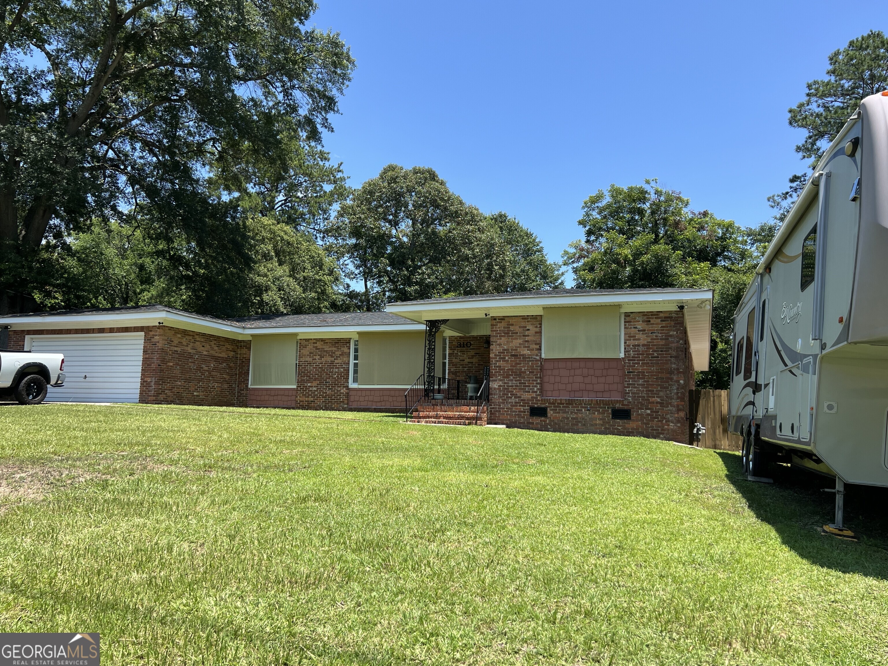 310 Forest Hill Drive Property Photo 2
