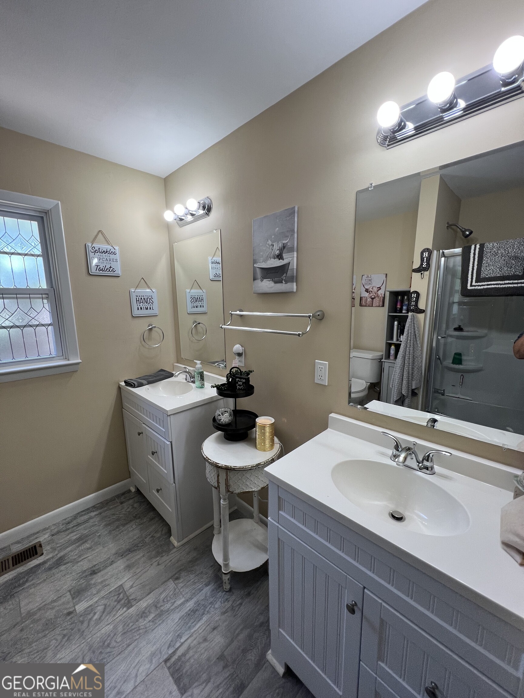 310 Forest Hill Drive Property Photo 8