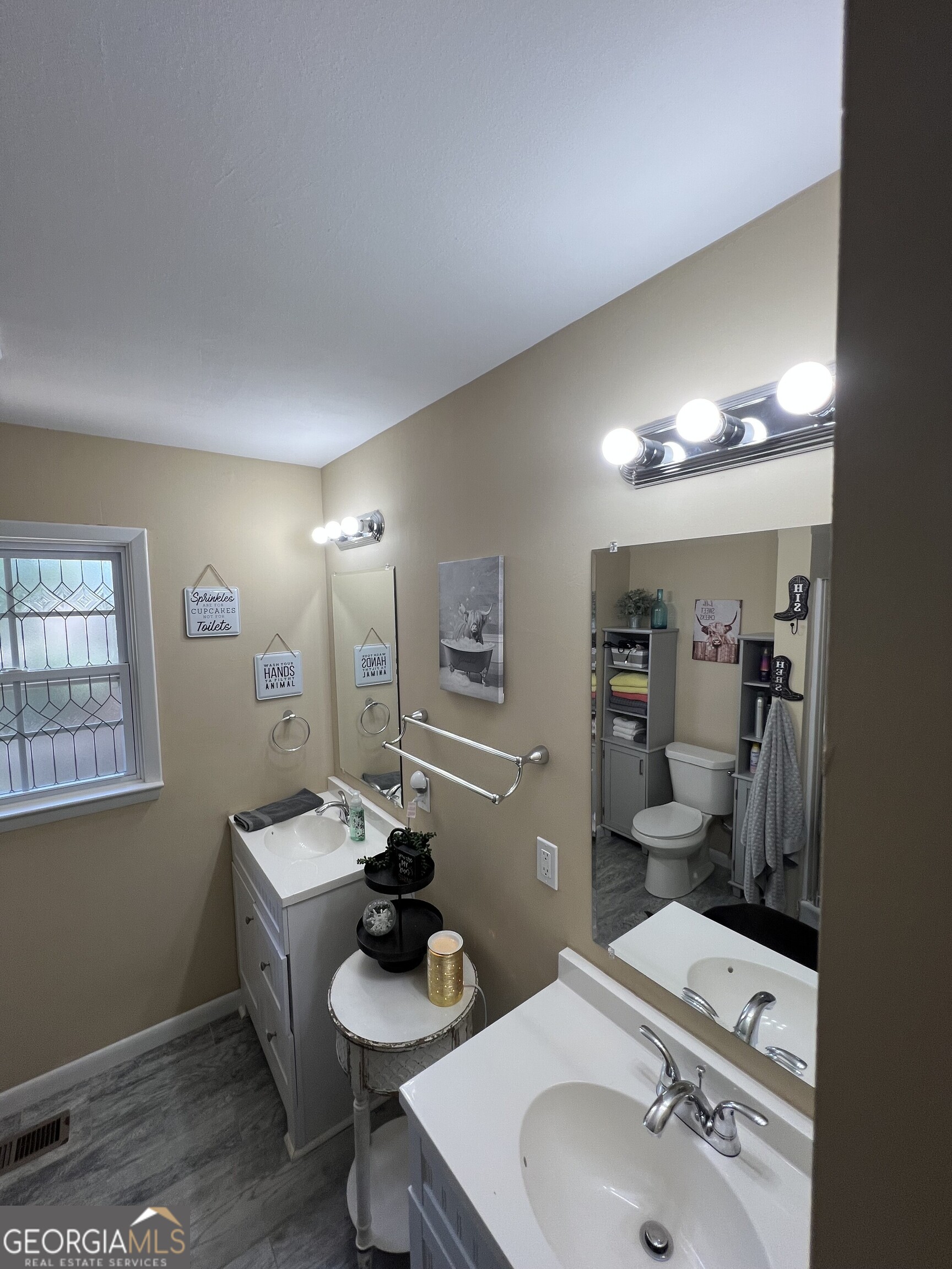 310 Forest Hill Drive Property Photo 10