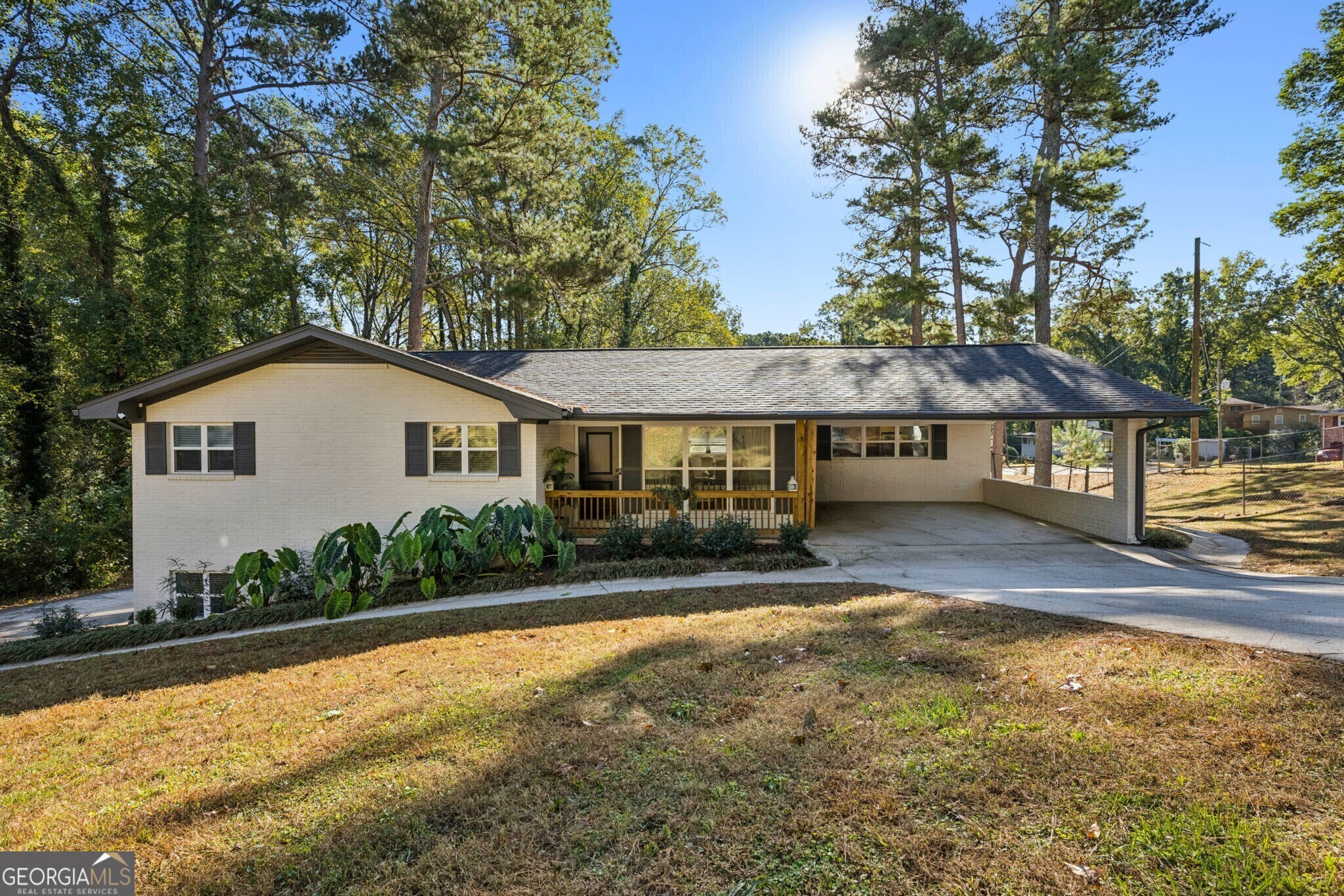 2432 Kelly Lake Drive Property Photo 1