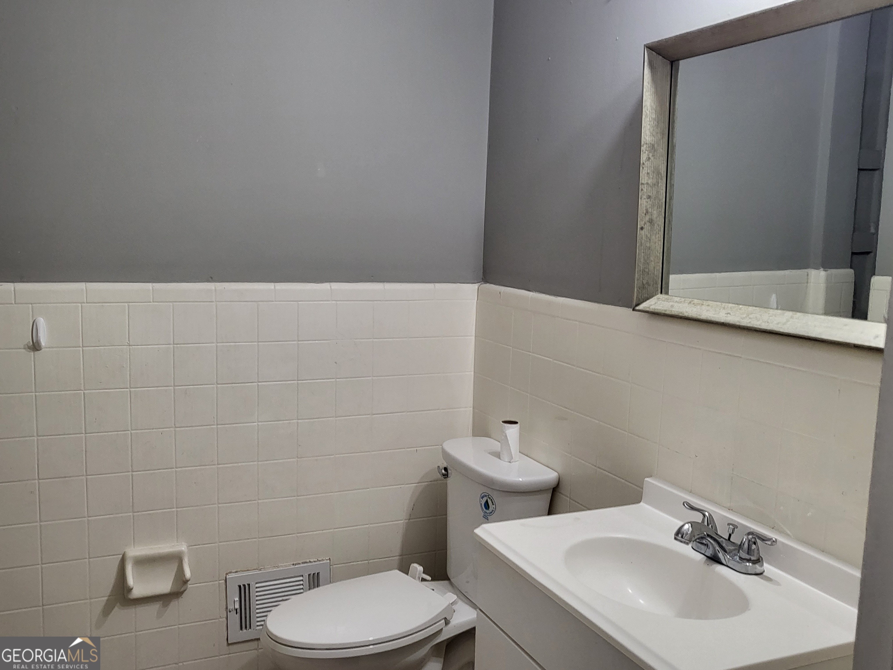 320 Draper Street Property Photo 10